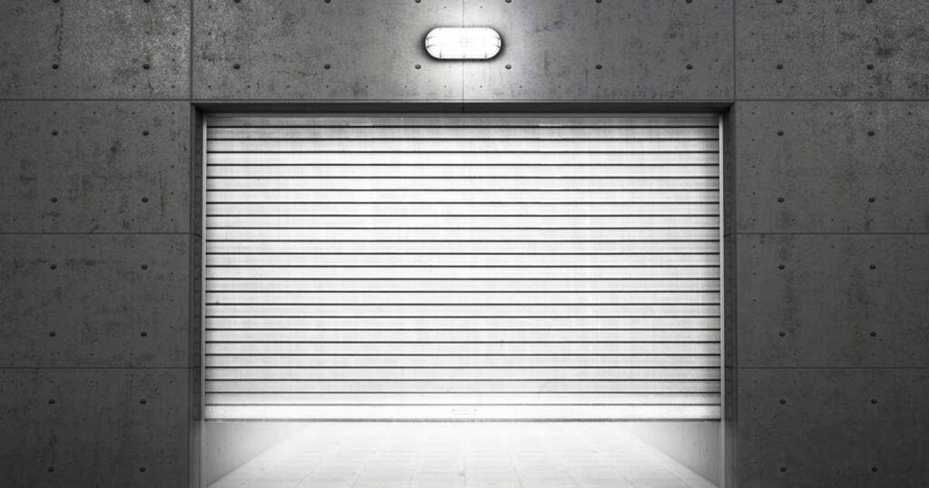 Garage wall (side-to-side)